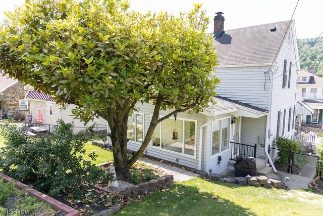 8 Driggs Lane, Bridgeport, OH 43912