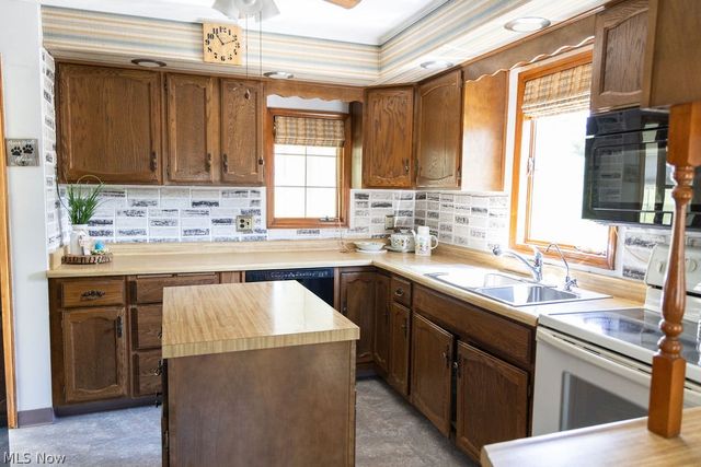 8 Driggs Lane, Bridgeport, OH 43912