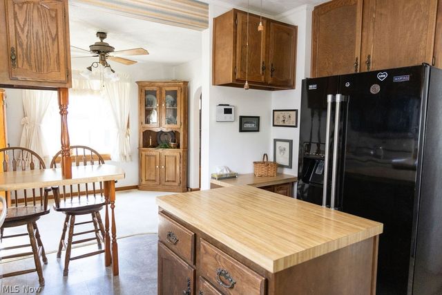 8 Driggs Lane, Bridgeport, OH 43912