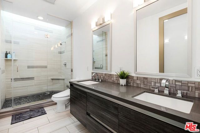 6728 W Hepburn Way, Los Angeles, CA 90038