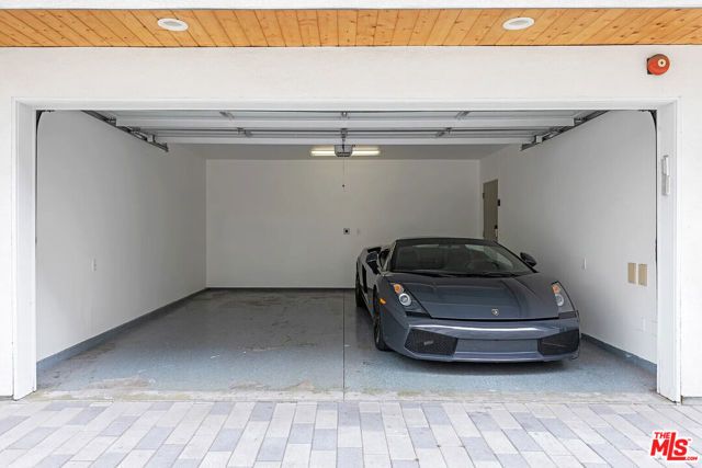 6728 W Hepburn Way, Los Angeles, CA 90038