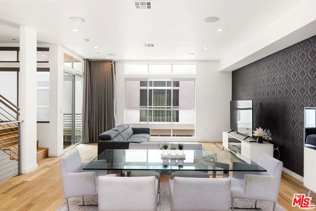 6728 W Hepburn Way, Los Angeles, CA 90038