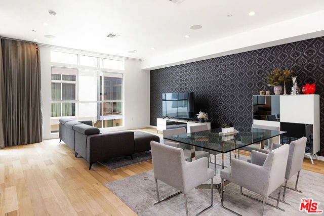6728 W Hepburn Way, Los Angeles, CA 90038