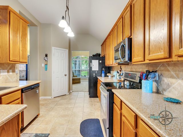 12626 Lake Shore Drive, Montgomery, TX 77356