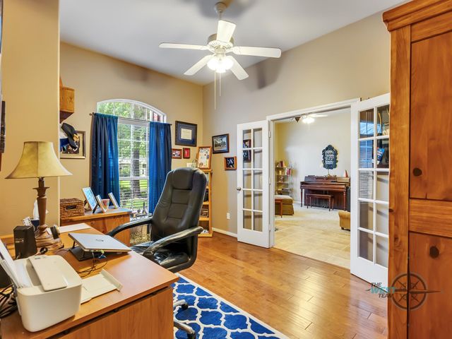 12626 Lake Shore Drive, Montgomery, TX 77356