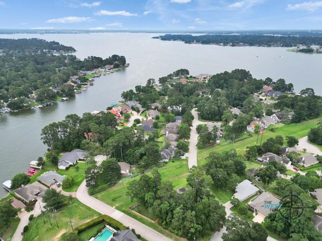 12626 Lake Shore Drive, Montgomery, TX 77356