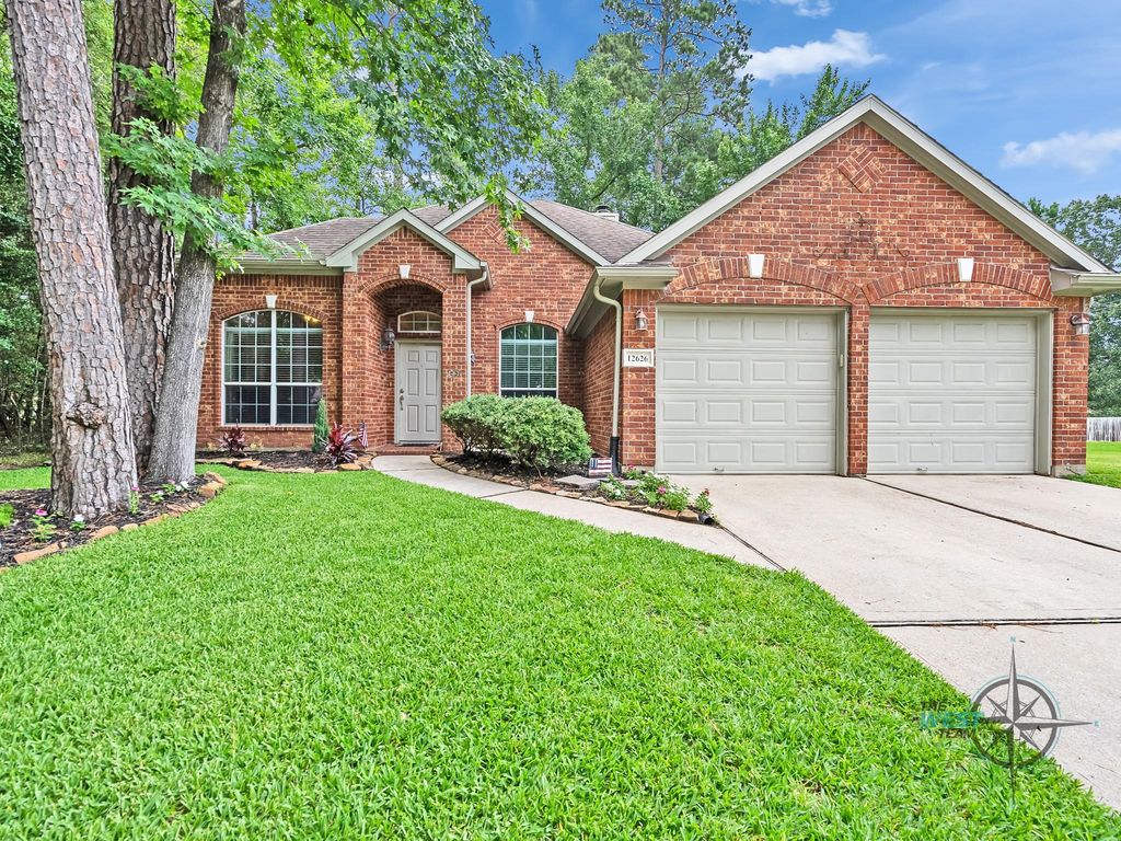 12626 Lake Shore Drive, Montgomery, TX 77356