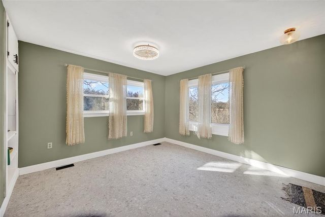 27015 Highway YY, Lebanon, MO 65536