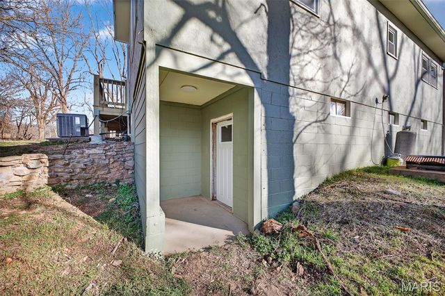 27015 Highway YY, Lebanon, MO 65536