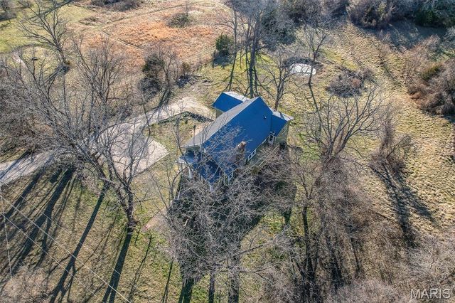 27015 Highway YY, Lebanon, MO 65536