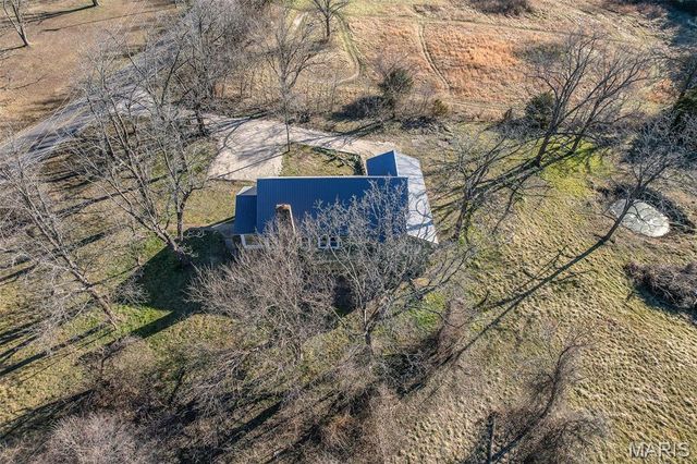 27015 Highway YY, Lebanon, MO 65536