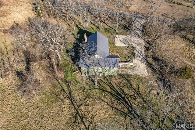 27015 Highway YY, Lebanon, MO 65536