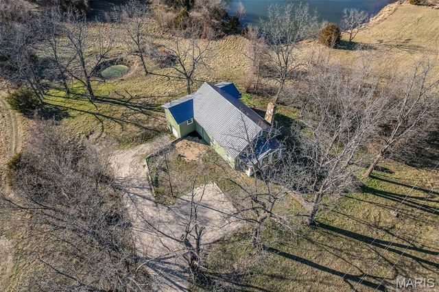 27015 Highway YY, Lebanon, MO 65536