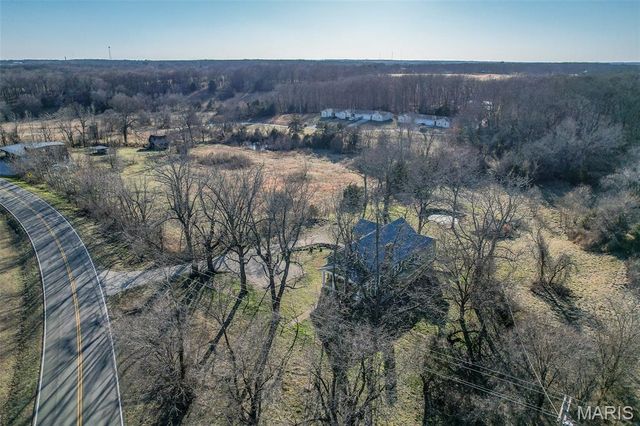 27015 Highway YY, Lebanon, MO 65536