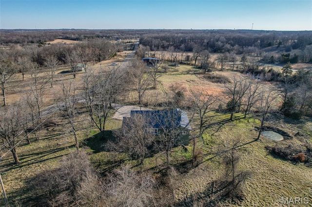 27015 Highway YY, Lebanon, MO 65536