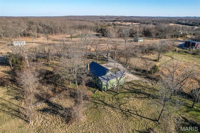 27015 Highway YY, Lebanon, MO 65536