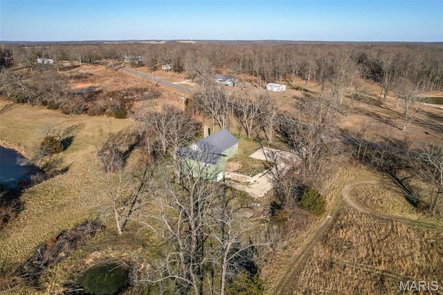 27015 Highway YY, Lebanon, MO 65536