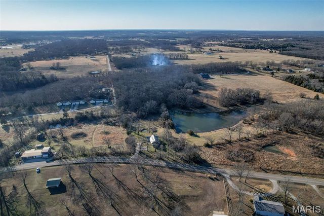 27015 Highway YY, Lebanon, MO 65536