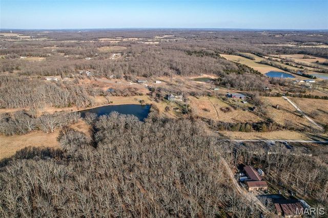 27015 Highway YY, Lebanon, MO 65536