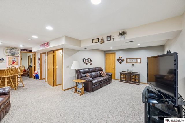 2241 Philadelphia Drive, Lincoln, NE 68521