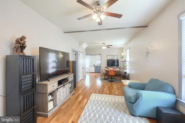 34 MILL ST, Stewartstown, PA 17363