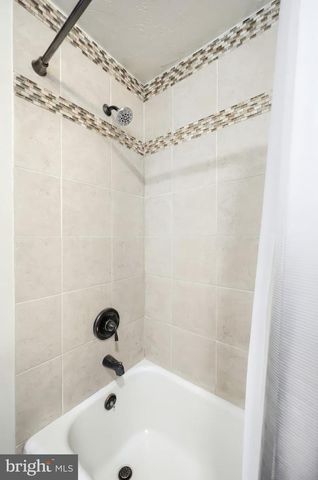 34 MILL ST, Stewartstown, PA 17363