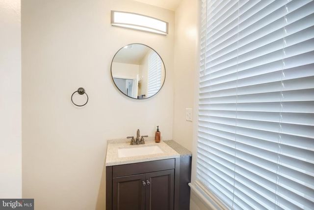 34 MILL ST, Stewartstown, PA 17363