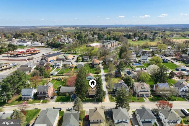 34 MILL ST, Stewartstown, PA 17363