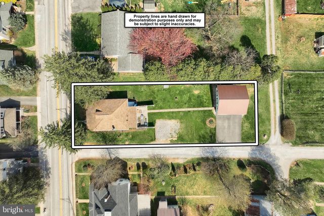 34 MILL ST, Stewartstown, PA 17363