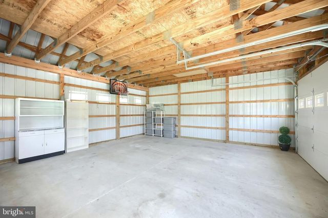 34 MILL ST, Stewartstown, PA 17363