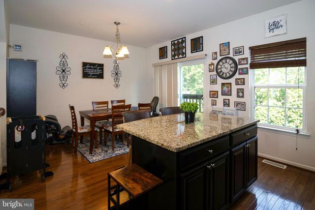 14 VILLAGE GREEN LN, Sicklerville, NJ 08081