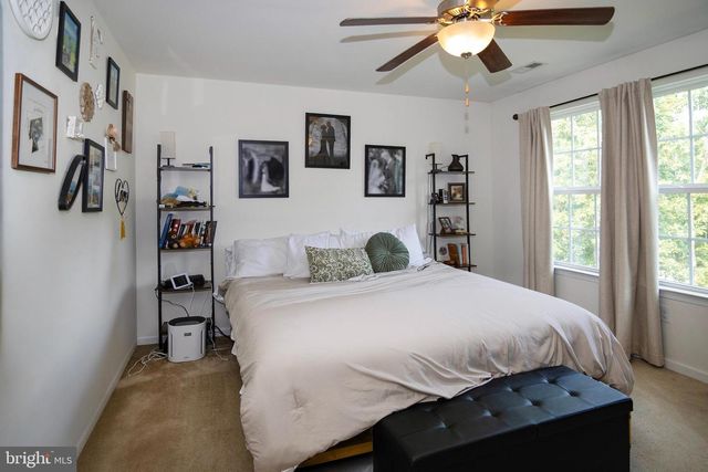 14 VILLAGE GREEN LN, Sicklerville, NJ 08081