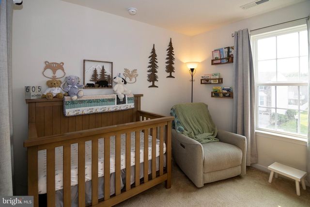 14 VILLAGE GREEN LN, Sicklerville, NJ 08081