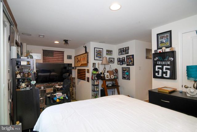 14 VILLAGE GREEN LN, Sicklerville, NJ 08081