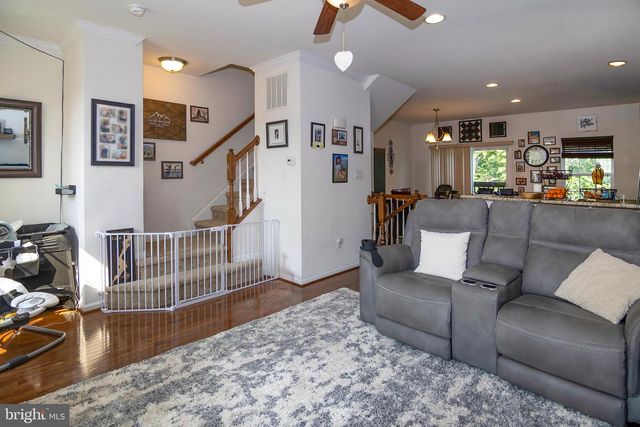 14 VILLAGE GREEN LN, Sicklerville, NJ 08081