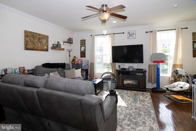 14 VILLAGE GREEN LN, Sicklerville, NJ 08081