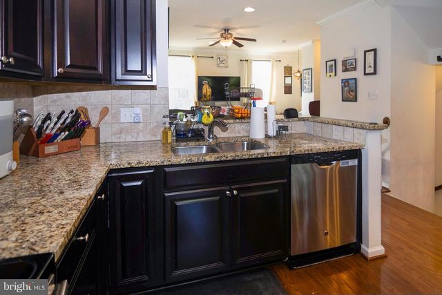 14 VILLAGE GREEN LN, Sicklerville, NJ 08081