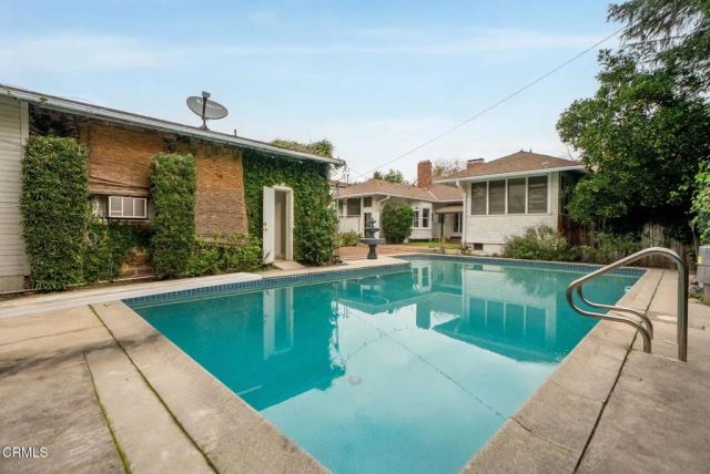 1825 S El Molino Avenue, San Marino, CA 91108