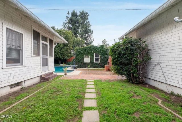 1825 S El Molino Avenue, San Marino, CA 91108