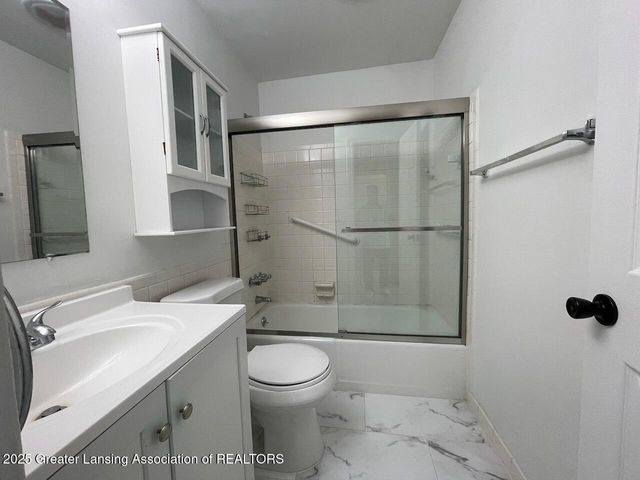 5535 W Saint Joseph Highway B3, Lansing, MI 48917