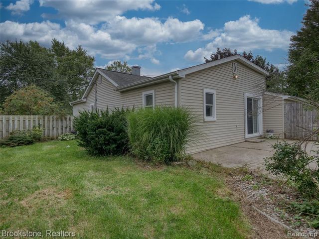 3023 Baker Heights, Grand Blanc, MI 48507