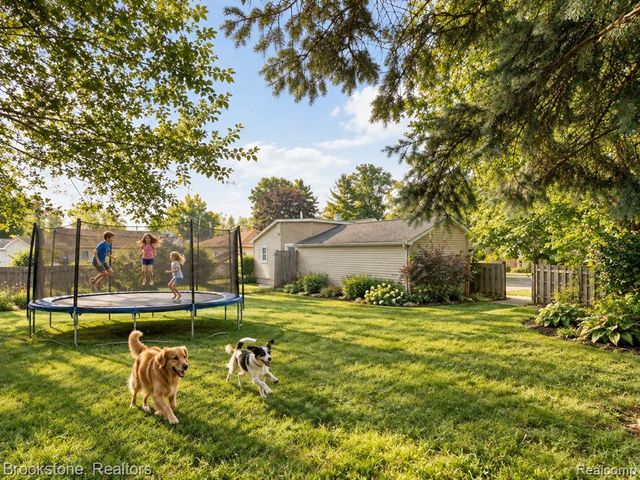 3023 Baker Heights, Grand Blanc, MI 48507