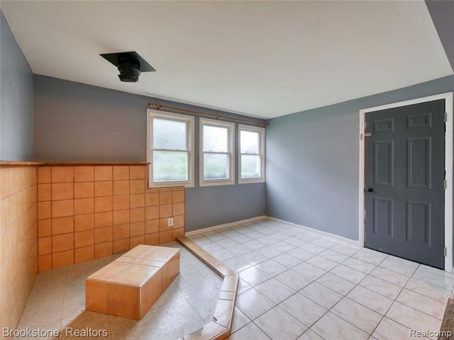 3023 Baker Heights, Grand Blanc, MI 48507