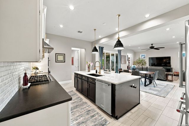 304 Drawing Maple St, San Marcos, TX 78666