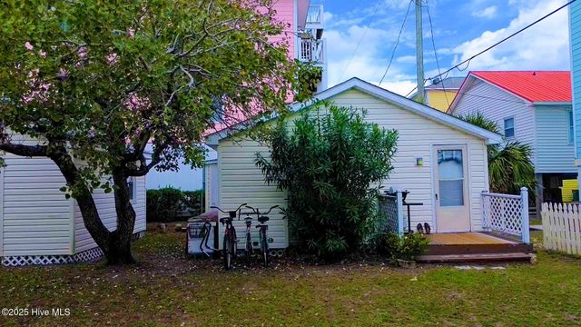 218 N Third Avenue N, Kure Beach, NC 28449