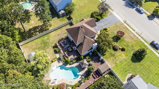 8 Coral Drive, Howell, NJ 07731