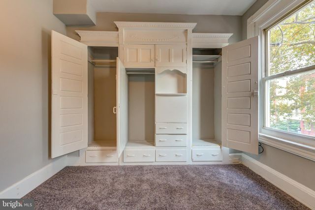 327 N PRESTON ST, Philadelphia, PA 19104