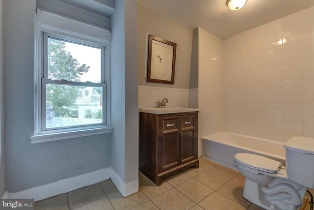 327 N PRESTON ST, Philadelphia, PA 19104