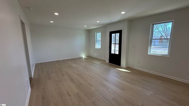 140 Lanier Street, Spartanburg, SC 29303