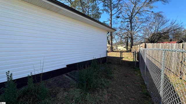 140 Lanier Street, Spartanburg, SC 29303